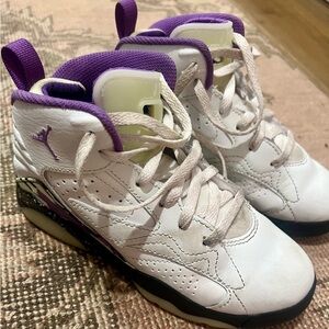 Jordan Jumpman MVP Kids White and Purple Sneakers Size 13 like new !!!